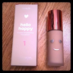 ⭐️Benefit Hello Happy Brightening Foundation 1